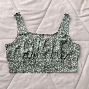 FLORAL CROPPED STRAP SHIRT